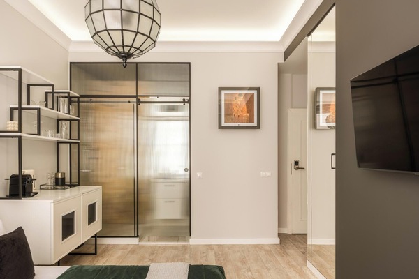Deluxe Studio Suite, City View | WiFi (free)