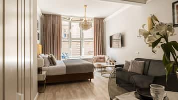 Family Studio Suite, City View | WiFi (free)
