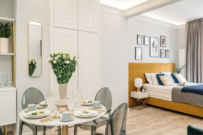 Dining - Jana No. 2 Atelier Apartments — Kraków Old Town — by Luvaro (Kraków)
