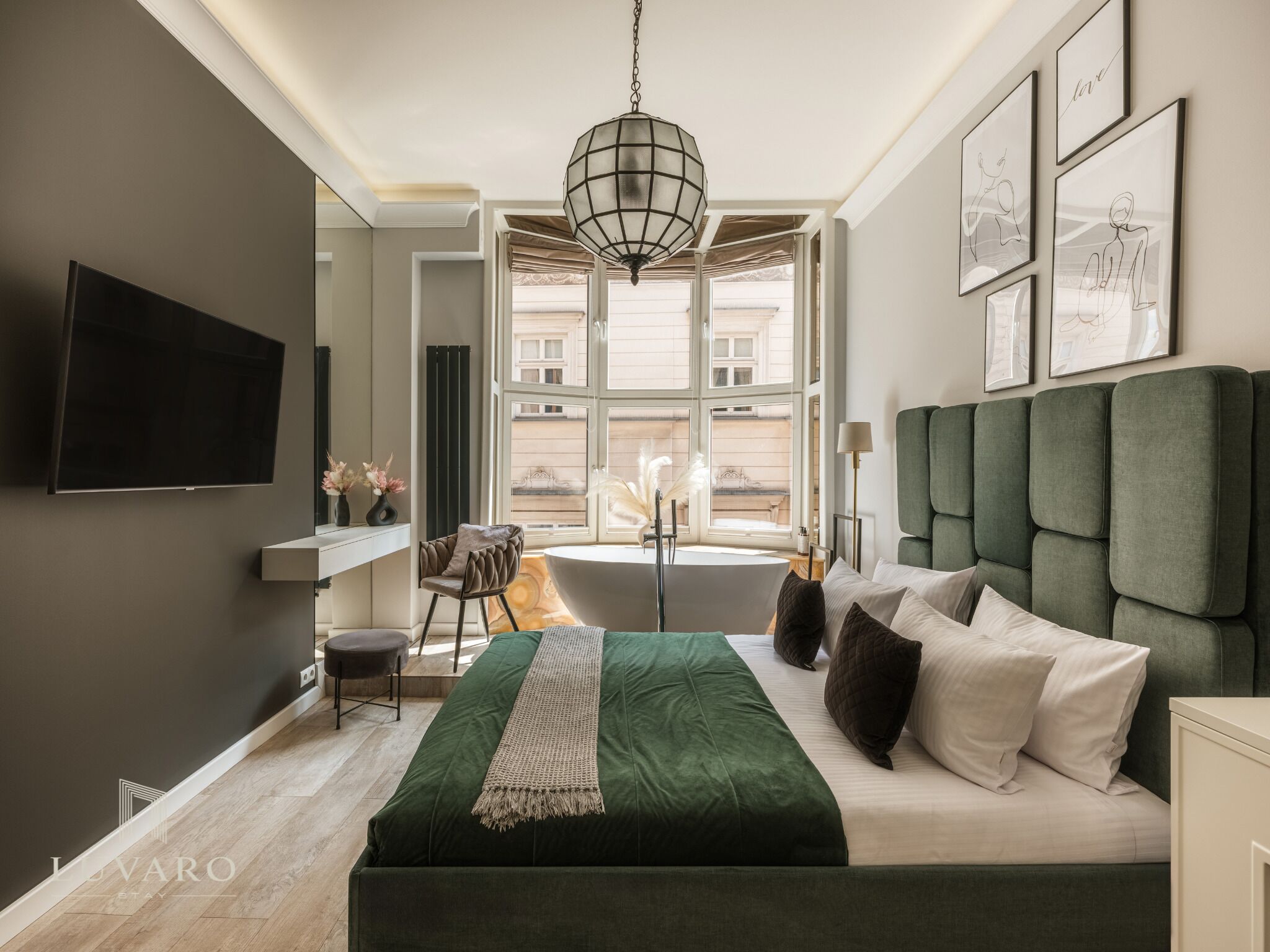 Deluxe Studio Suite, City View