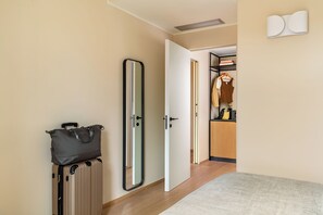 Apartamento superior | Escritorio y espacio para trabajar con un portátil