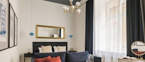 Deluxe Studio Suite | Iron/ironing board, free WiFi, bed sheets