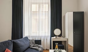 Deluxe-Studiosuite | Bügeleisen/Bügelbrett, kostenloses WLAN, Bettwäsche