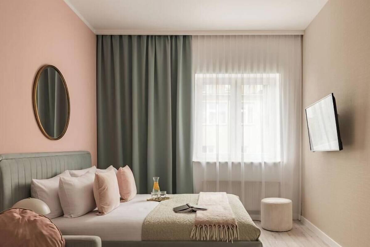 Grand-Suite | Bügeleisen/Bügelbrett, kostenloses WLAN, Bettwäsche