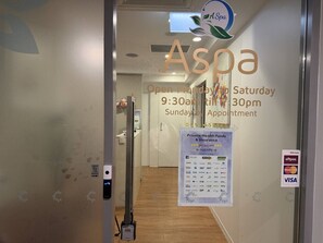 Spa - The Capitol - 1BR Enclave | Pool, Spa & Gym Access (South Brisbane)