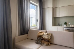 TV - The Capitol - 1BR Enclave | Pool, Spa & Gym Access (South Brisbane)