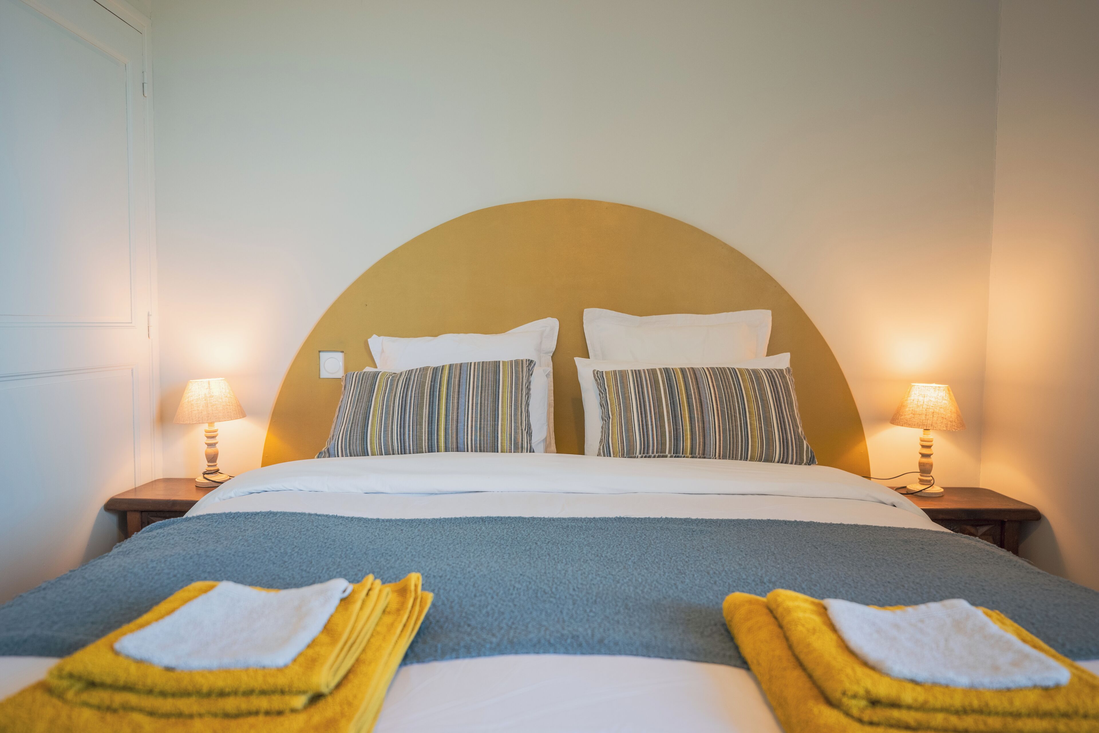 Habitación clásica doble, vistas al jardín | Ropa de cama hipoalergénica, decoración individual, cunas gratuitas