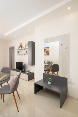 Apartment, 2 Bedrooms, Balcony | Interior