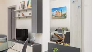 Apartment, 2 Bedrooms, Balcony | Interior