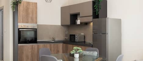 Apartment, 2 Bedrooms, Balcony | Dining