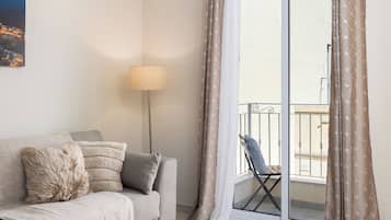 Apartment, 2 Bedrooms, Balcony | Living area