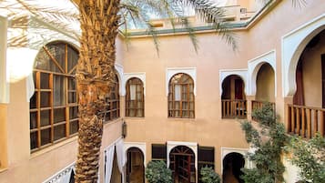 Kanzaman | Courtyard view