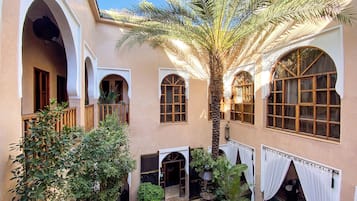 Sherazad | Courtyard view