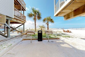 BBQ/picnic Area - Sunchase 203 (Gulf Shores)