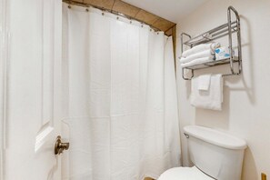 Signature Condo, 2 Bedrooms, Beachfront | Bathroom - Sunchase 203 (Gulf Shores)