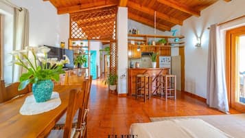 4 Schlafzimmer, Bügeleisen/Bügelbrett