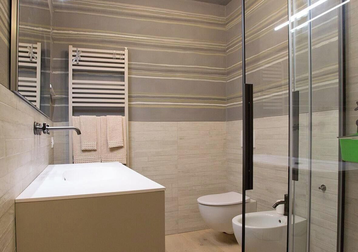 Shower, bidet, shampoo