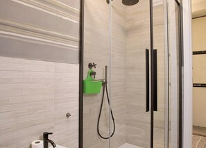 Shower, bidet, shampoo - Welcome to Suite Magnolia, an exclusive retreat where contemporary design meets the Renaissance charm of Lucca. Located on the ground floor of a noble 16th-century palace, it lies in the heart of the historic center — just steps from the Renaissance Wa (Lucca)
