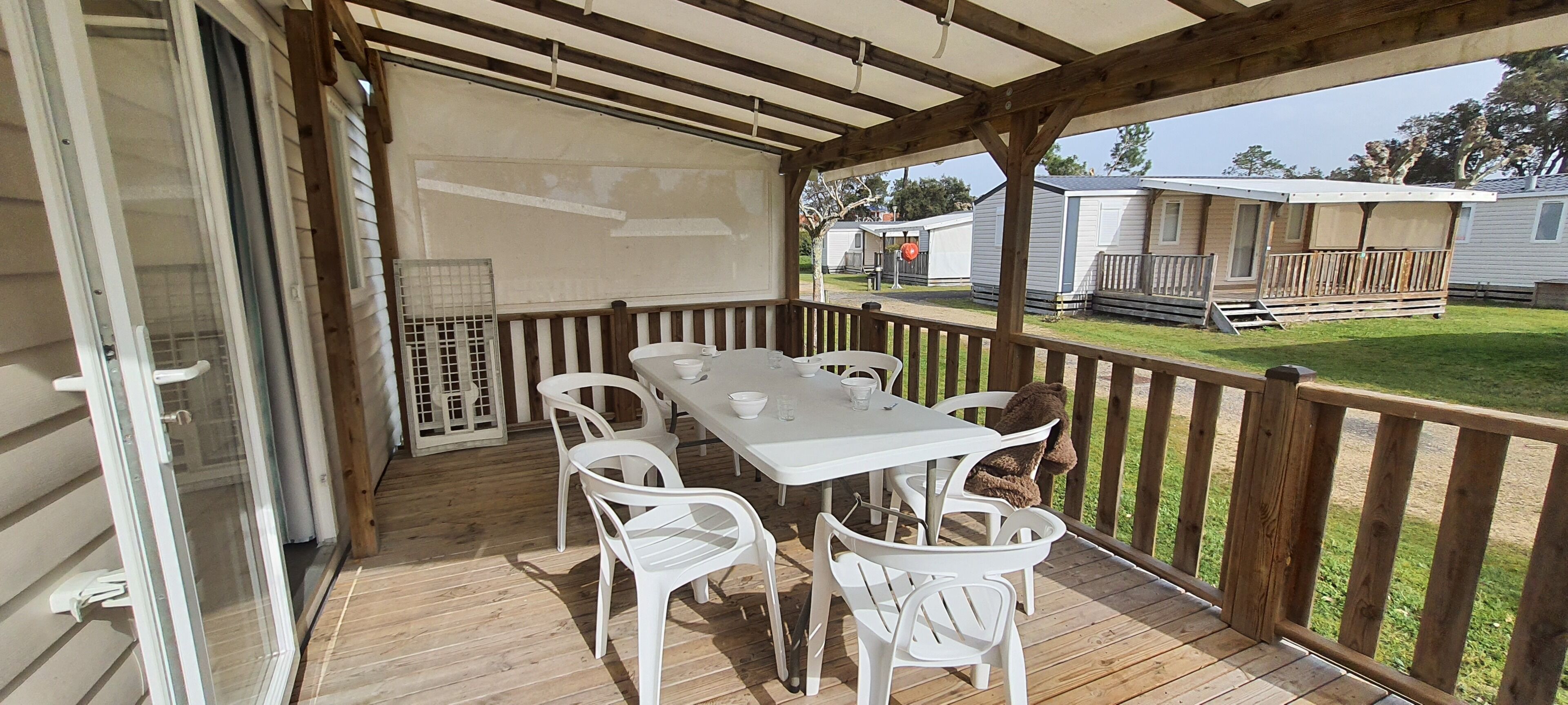 Classic Mobile Home, 3 Bedrooms | Tempat makan luar