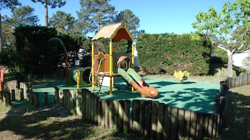 Außen-Kinderspielplatz
