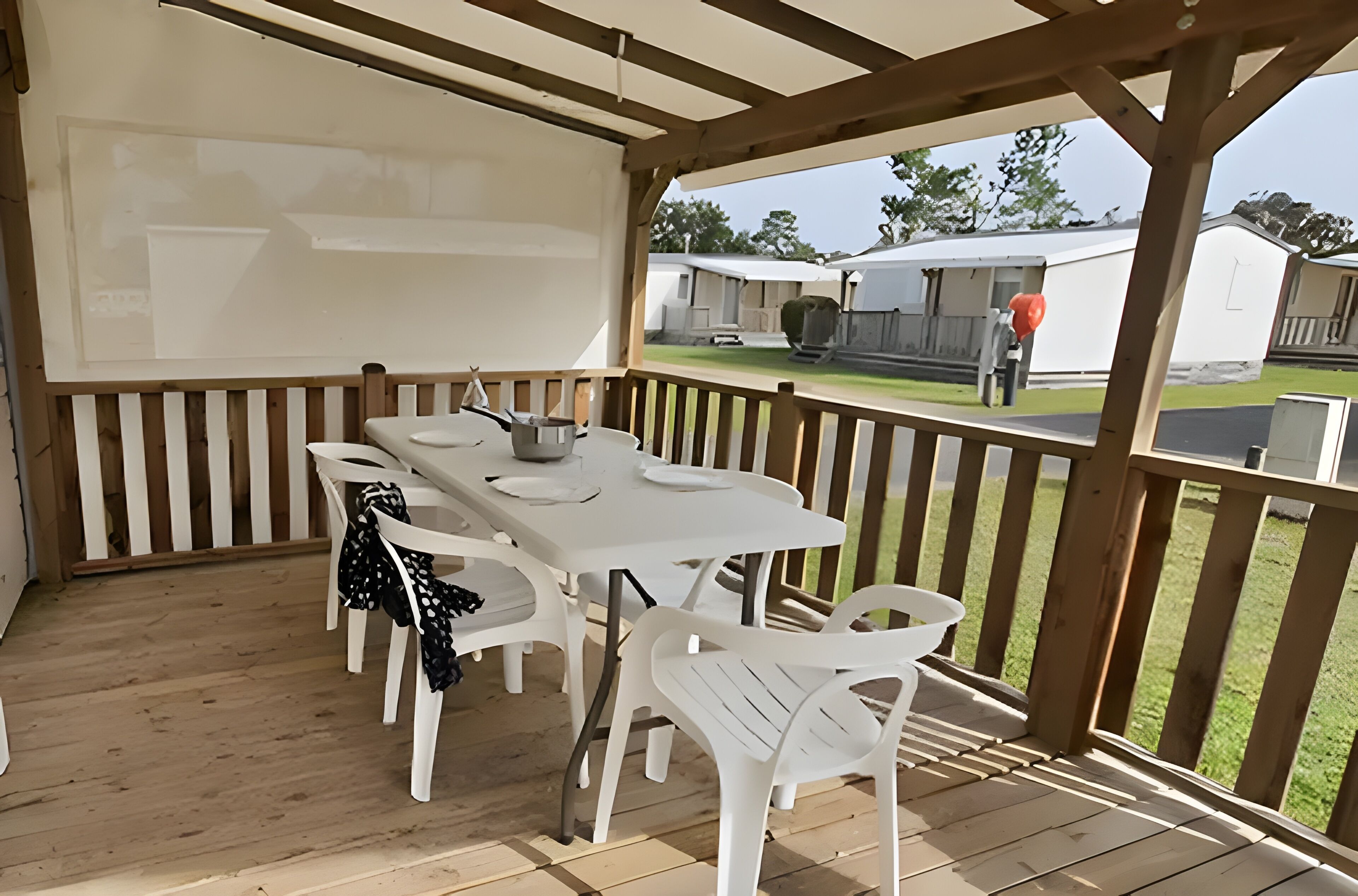 Classic Mobile Home, 2 Bedrooms | Tempat makan luar