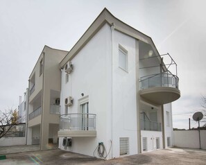 Exterior - Rococo Style - Romantic Seaside Stay near Volos (Nees Pagases)