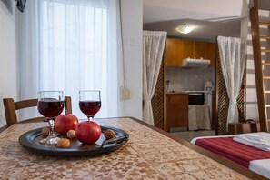 Dining - Byzantine Vibe - Seaside Cozy Stay near Volos (Nees Pagases)