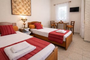 Iron/ironing board, travel cot, WiFi, bed sheets - Byzantine Vibe - Seaside Cozy Stay near Volos (Nees Pagases)