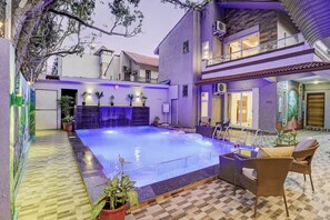 Outdoor pool - Alaya Stays Nest 4BHK villa with Pool  (Lonavala)
