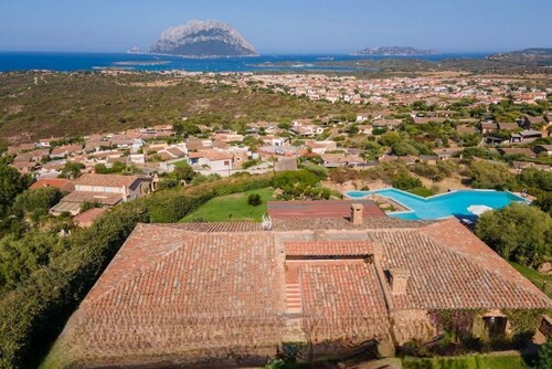 Elite Collection Molara Infinity Pool & View