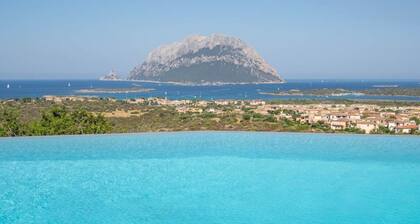 Elite Collection Molara Infinity Pool & View