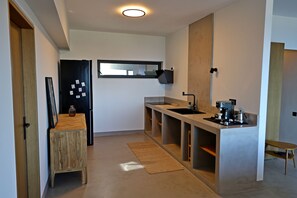 Private kitchen -  Comfortbnb- Theasis open plan suite, Sitia (Roussa Ekklisia)
