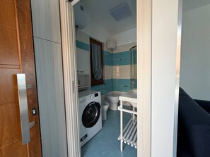 Bathroom - Vrbo Property (Palinuro)