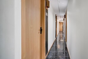 Interior - Collection O Adajan (Surat)