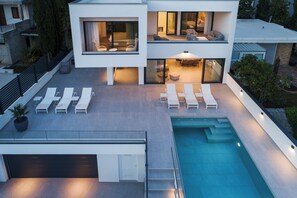 Outdoor pool - Family-friendly dream villa, with private swimming pool and sea view (Dramalj)