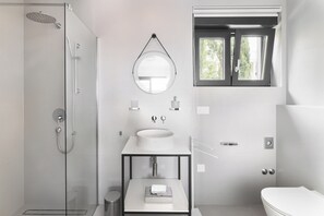 Shower, towels, soap, toilet paper - Family-friendly dream villa, with private swimming pool and sea view (Dramalj)
