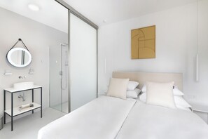 4 bedrooms, in-room safe, free WiFi, bed sheets - Family-friendly dream villa, with private swimming pool and sea view (Dramalj)