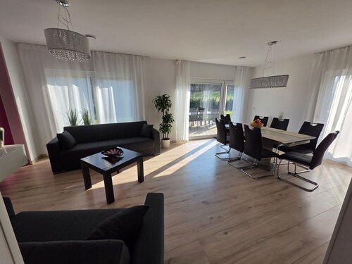 Villa "Sunshine" with Mountain Views and Wi-Fi