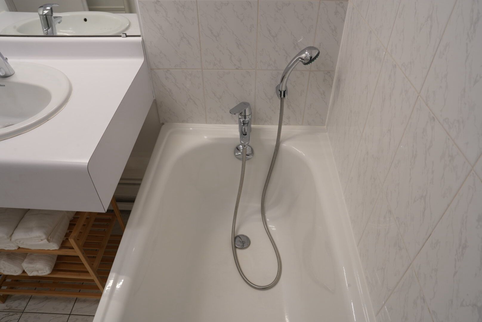 Serviettes fournies, savon, papier toilette