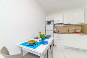 Private kitchen - Estate4home - Lily Suite (Massa Lubrense)