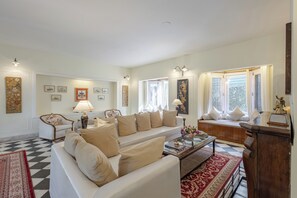 Living area - Alaya Stays Chalet Vie 3 BHK Villa (Kasauli)