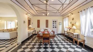 Luxury Villa, Garden View | Dining