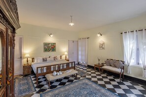 Luxury Villa, Garden View - Alaya Stays Chalet Vie 3 BHK Villa (Kasauli)