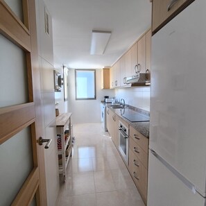 Fridge, microwave, oven, dishwasher - Apartamento Ponent Inmomart (Peñiscola)