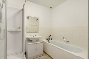 Douche, séchoir à cheveux