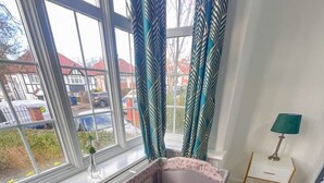 Interior - 4Bed House with parking and GYM /London/Edgware (Edgware)