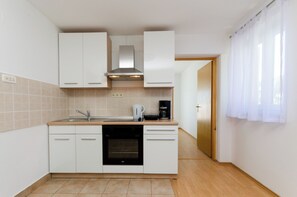 Fridge, stovetop, coffee/tea maker, electric kettle - Apartment with balcony & sea view - sandy beach nearby (Crikvenica)