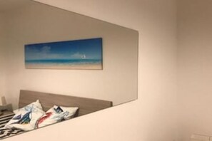 1 bedroom, iron/ironing board, travel cot, free WiFi - Villa Azzurra - vacation home (Marina di Pescoluse)