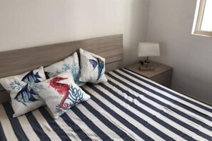 1 chambre, fer et planche à repasser, lit parapluie, Wi-Fi gratuit