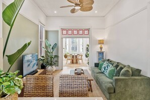 TV - Elegant Victorian Oasis in Exclusive Glebe Estate (Glebe)